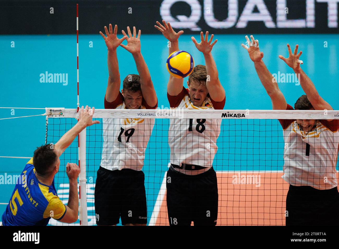 Ukraine Men's National Volleyball Team match and podium photo 3