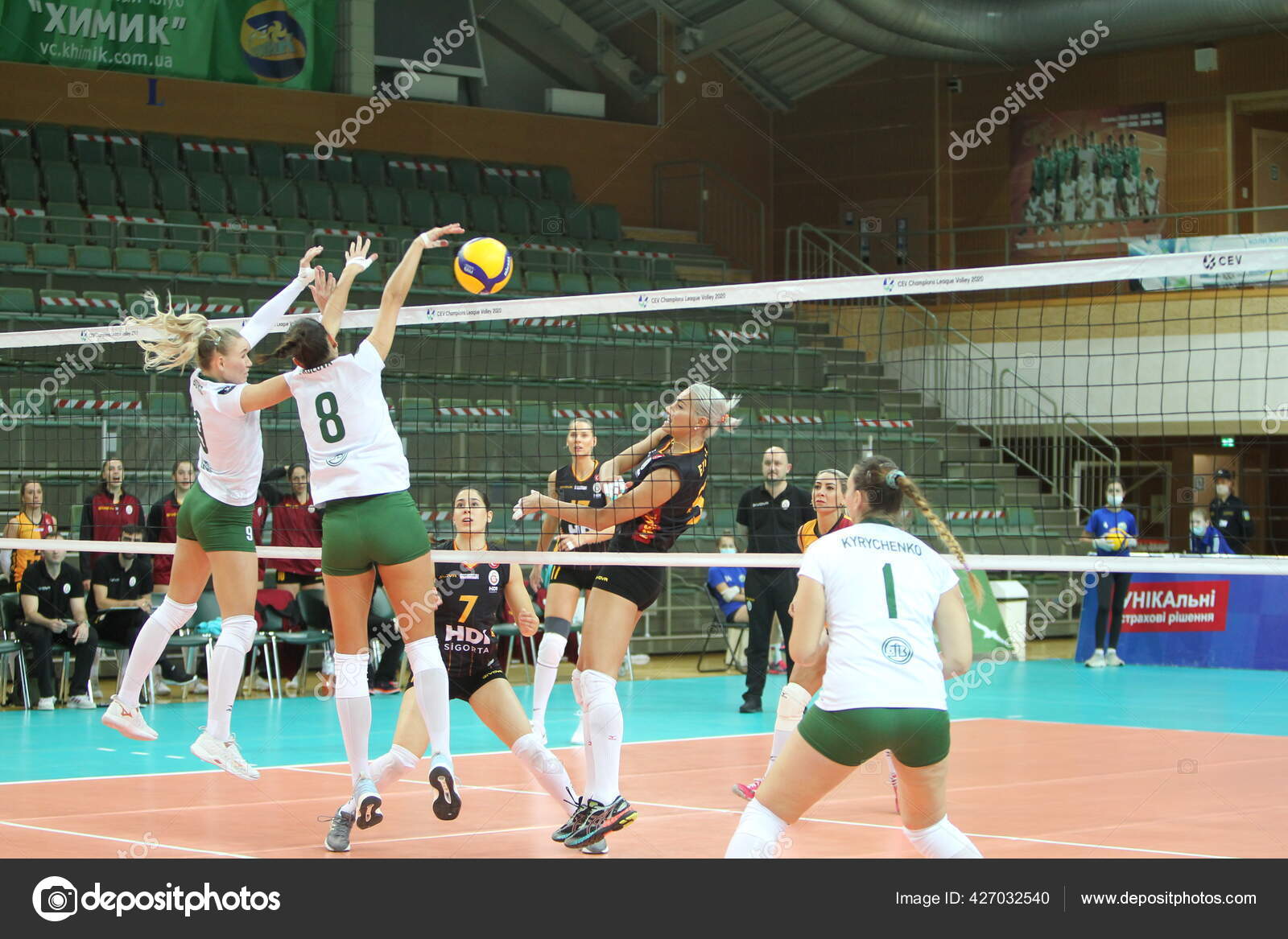 Ukraine Women's National Volleyball Team match and podium photo 3